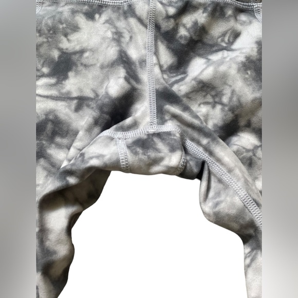 Athleta | Small gray and white tie dye salutation 7/8 ankle legging - Picture 7 of 8